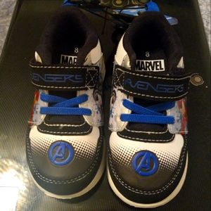 BRAND NEW TODDLER MARVEL COMICS LIGHT UP SHOES Size 8